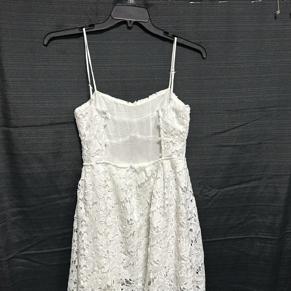 ASTR the label‎ Lace A Line Midi Dress - White / Size M / Box 23-2 - Picture 6 of 9